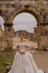 Aphrodite Madonna Yaka Otrişli Prenses Gelinlik