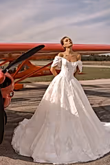 Daphne 24 Havuz Yaka Prenses Model Gelinlik - Mediha Cambaz Bridal