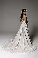 Hector Üç Boyutlu Çiçekli A Kesim Gelinlik - Mediha Cambaz Bridal