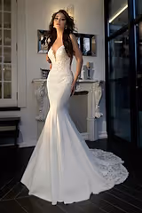 Neusa Saten Dantel V Yaka Balık Gelinlik - Mediha Cambaz Bridal